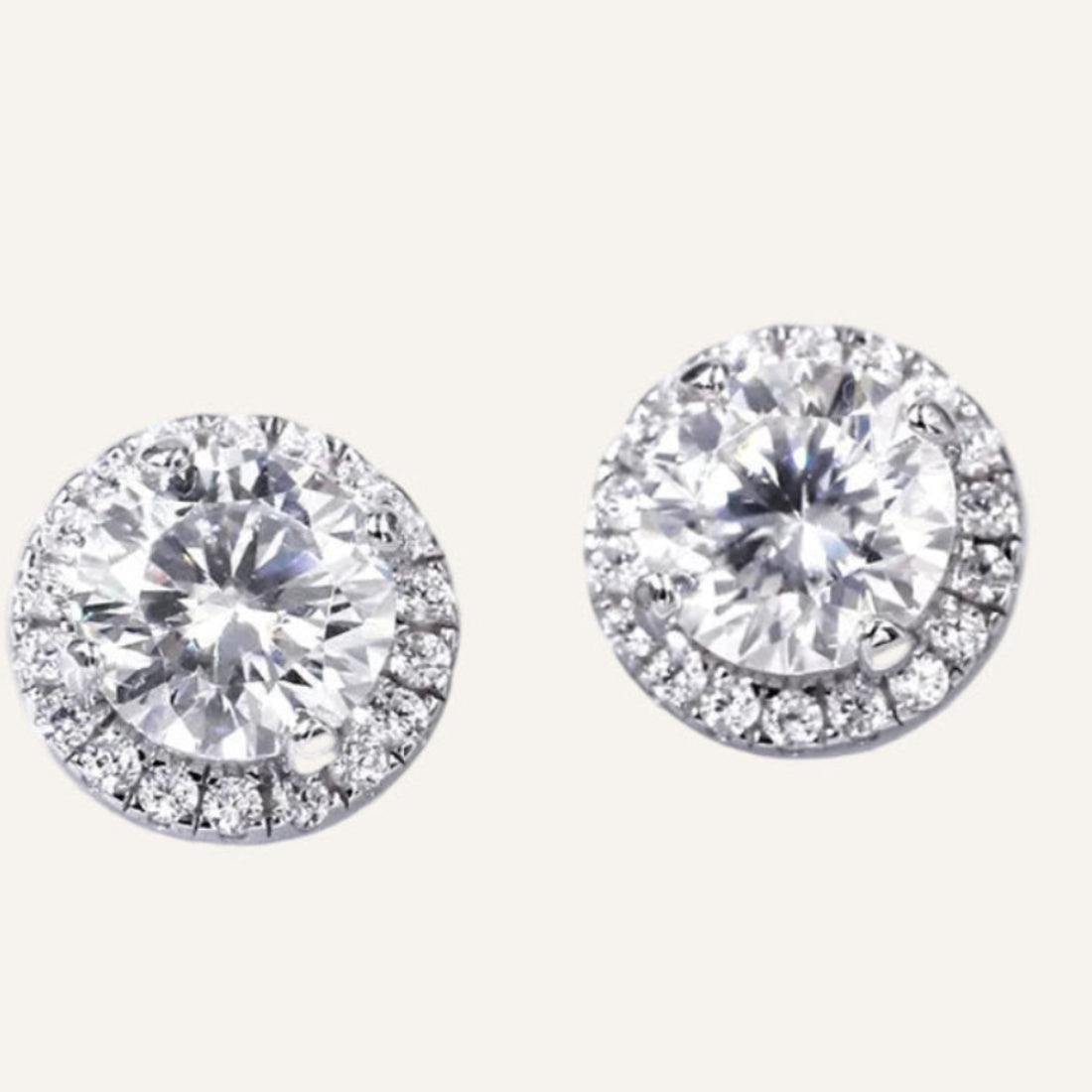 Aria halo örhängen med moissanite från LunNoire